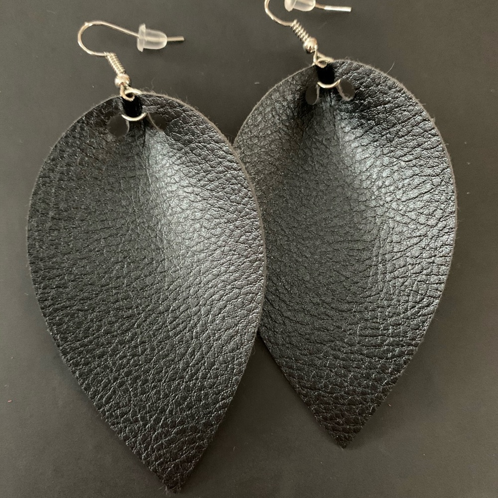 Leather earrings